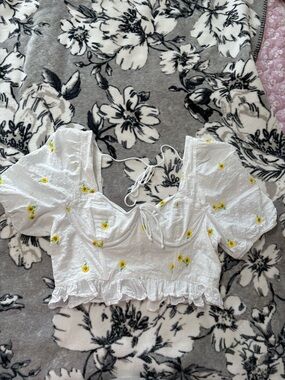 Altar'd State White Eyelet Crop Top with Sunflower 🌻 Floral Embroidery